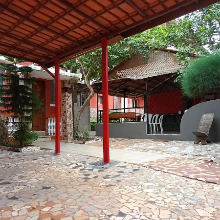 Hotel Badinca Alojamento Low Cost In Bissau Avenida Francisco Mendes 外观 照片