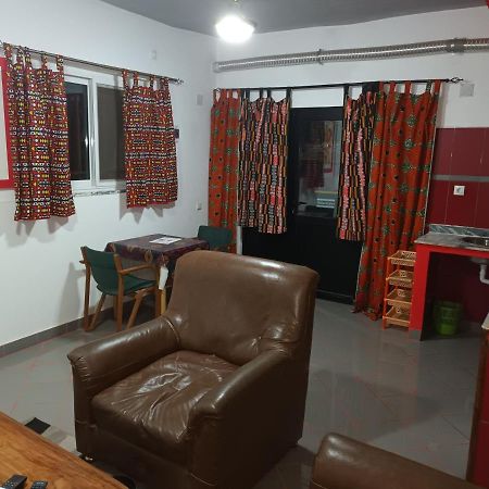 Hotel Badinca Alojamento Low Cost In Bissau Avenida Francisco Mendes 外观 照片