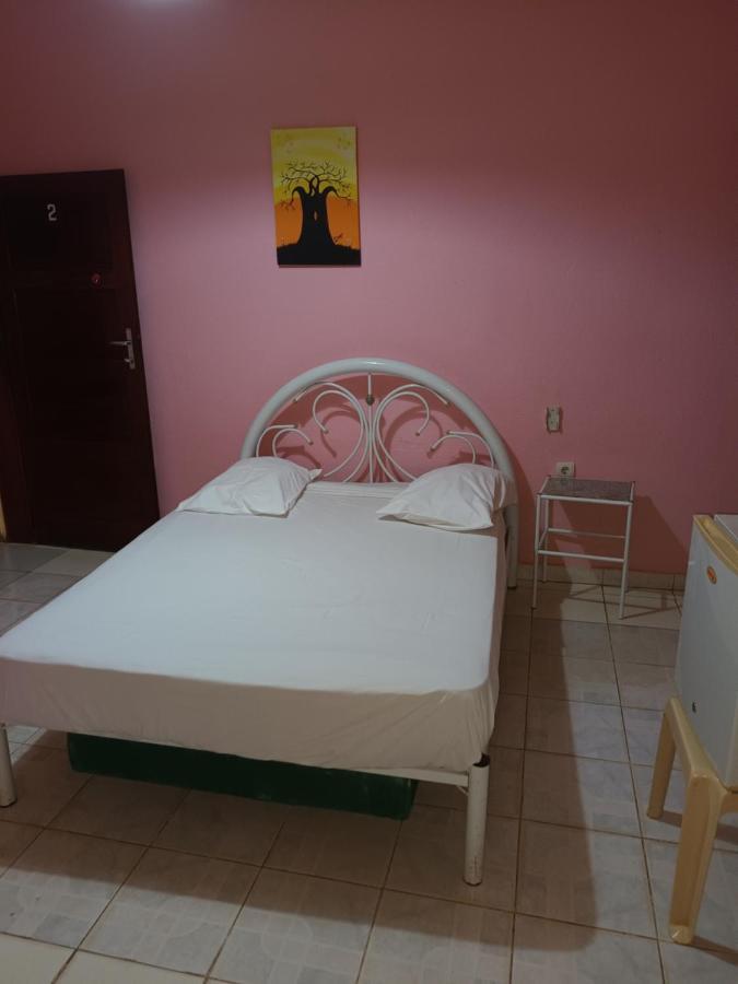 Hotel Badinca Alojamento Low Cost In Bissau Avenida Francisco Mendes 外观 照片