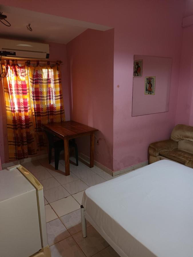 Hotel Badinca Alojamento Low Cost In Bissau Avenida Francisco Mendes 外观 照片
