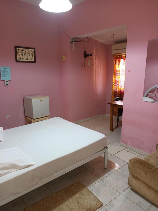 Hotel Badinca Alojamento Low Cost In Bissau Avenida Francisco Mendes 外观 照片