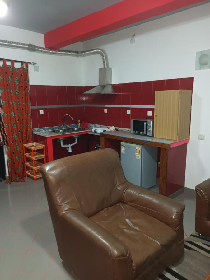 Hotel Badinca Alojamento Low Cost In Bissau Avenida Francisco Mendes 外观 照片